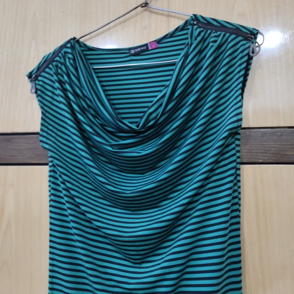 Green striped dress in perfect condition - Picture 4 of 4